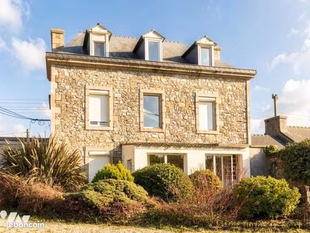 maison 11 pièces 226 m²