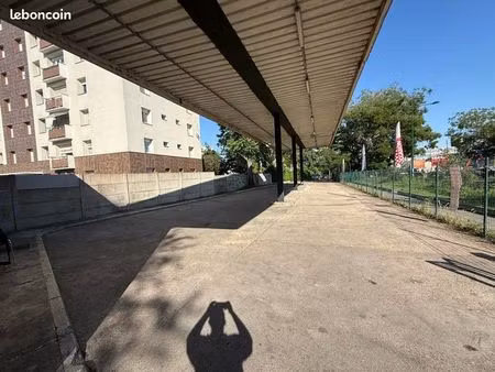 local d’activité 1000 m2 terrain à louer rn14