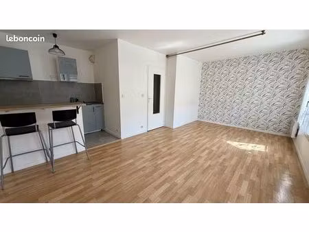 studio 1 pièce 30 m²