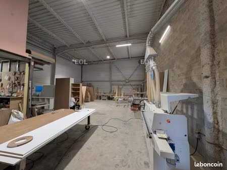 local d'activité 325 m²