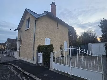 maison 64 m² stains