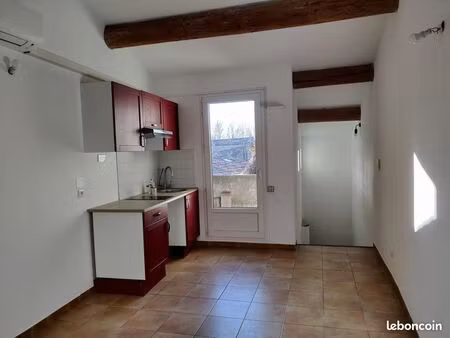 pélissanne t3 en duplex dans le centre historique