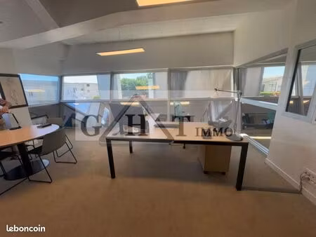 local bureaux 960 m²