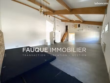 local commercial 350 m² montélier