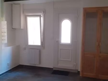 location maison de village
