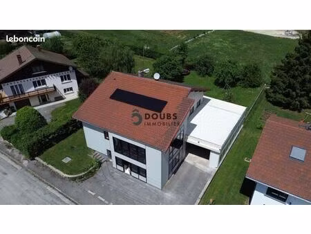 maison 7 pièces 335 m²