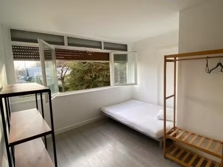 chambre 1 pièce 12 m²