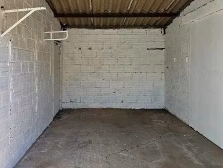 grand garage fermé 17 m² – quartier font-neuve béziers – stationnement sécurisé