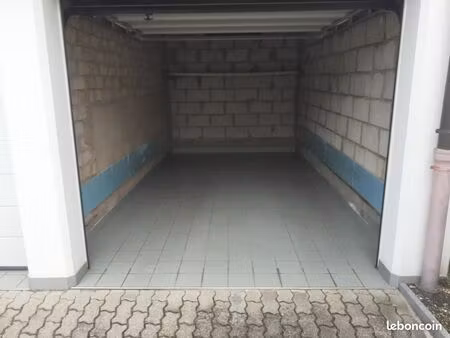 location garage fermé