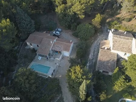 location petite maison 30m2 avec jardin luberon piscine cheval-blanc