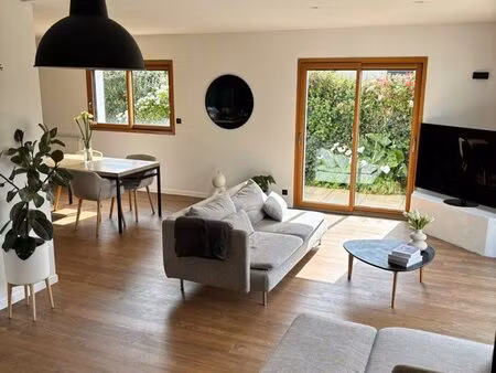 maison 136m2  6 pièces  ensoleillée et calme