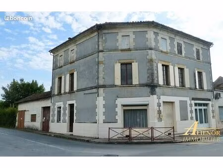 maison 8 pièces 270 m²