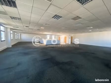bureaux 323 m²