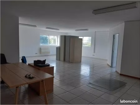 commerce 113 m²