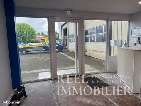 local commercial 570 m² auch