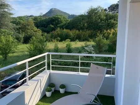 maison de deux chambres avec piscine