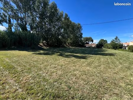 terrain 1845 m² saint-laurent-des-arbres
