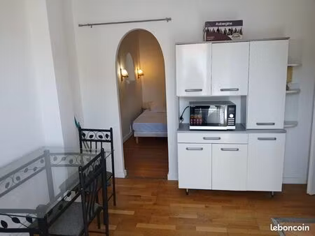 location studio 2 pièces de + de 25 m2 refait à neuf meublé tout inclus pour un étudiant o