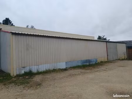 bâtiment de stockage