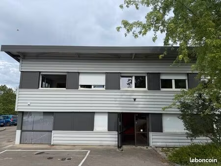 loue local commercial surface 68 m2