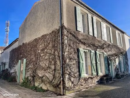 maison 5 pièces 242 m²