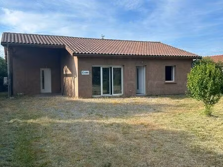 maison t3 de 91 m² – jardin clôturé – saint-michel (32) – 710 /mois