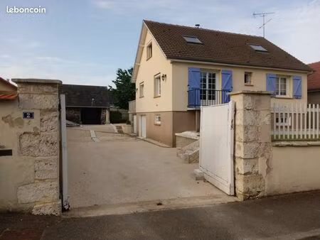 maison 5 pièces 101 m² – 4 chambres – terrain 699 m²