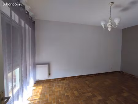 loue appartement t1 avec cave et garage fermé