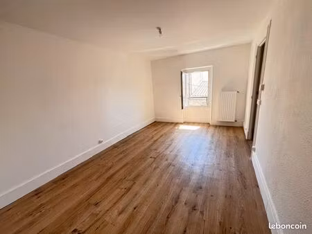 proche centre ville appartement t2 avec balcon