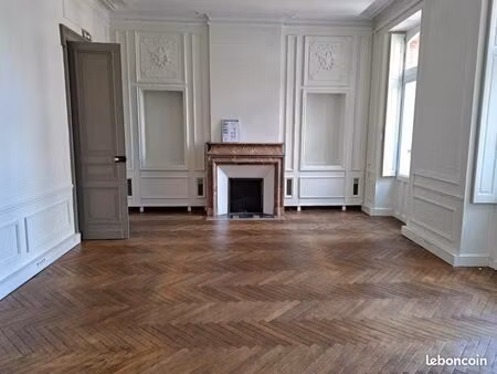 bureaux 233 m²