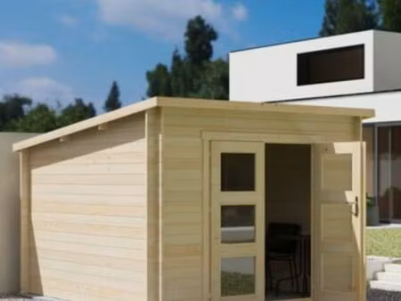 recherche garage ou préau sur sainte soulle pour entreposer des meubles le temps.de.travau