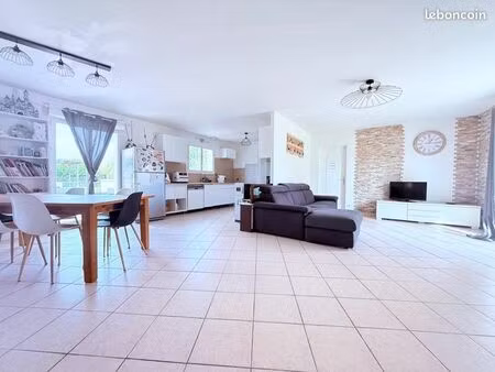 maison 6 pièces 130 m²