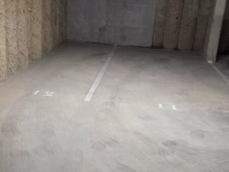 parkings 20 et 12 m2 tise 31200