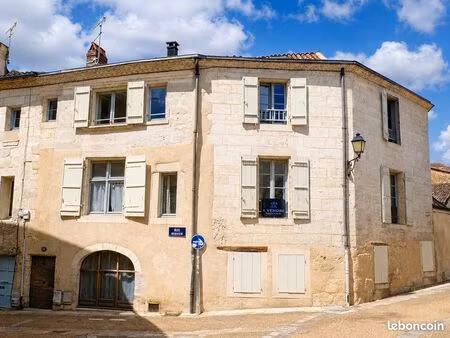 bel immeuble locatif en centre historique