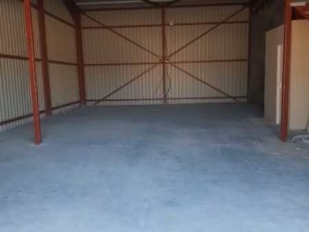 local entrepôt garage