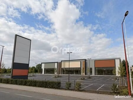 local commercial 1 200 m²