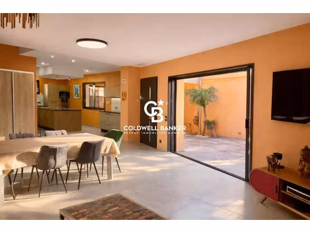 villa de luxe à vendre dans le quartier le port la capte