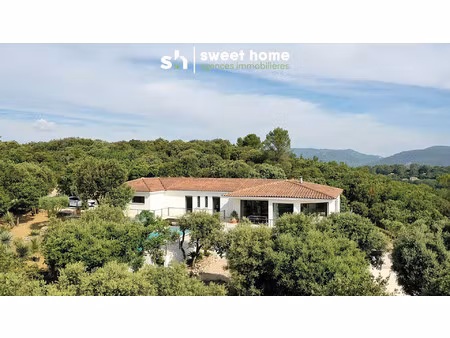 maison de luxe à vendre à néoules