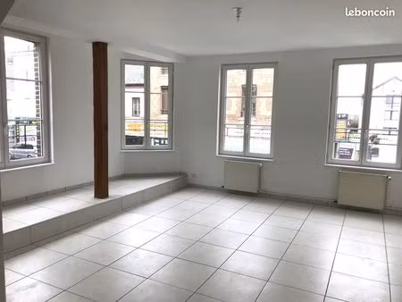 appartement f4 en triplex de 85m2 en duplex