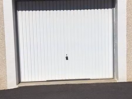 parking/box 1 pièce 18 m²