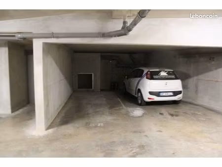 lot 2 places de parking quartier grisettes