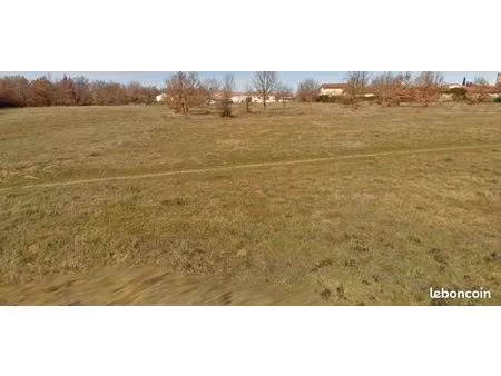 terrain 837 m² berat