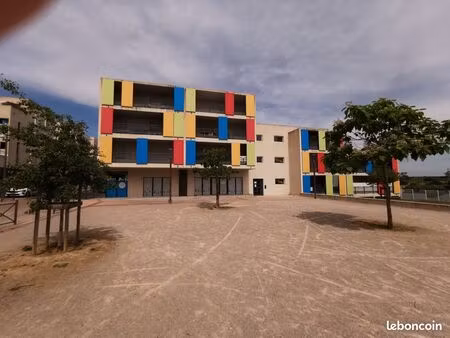 courondelle - accès mobilité réduite. 2 parkings