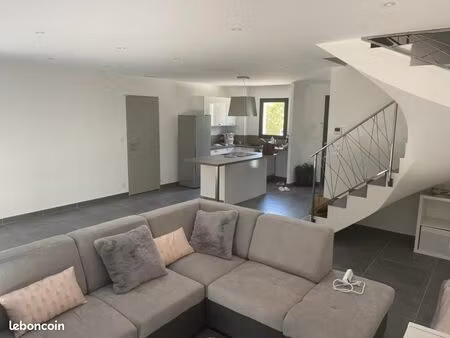 villa 4 pièces 90 m²