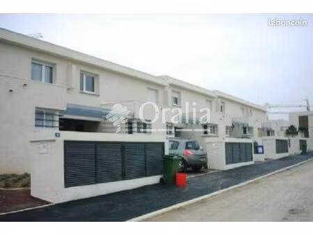 villa 3 pièces 70 m²