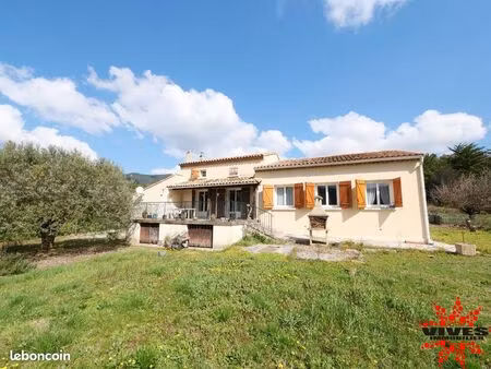 villa 5 pièces 153 m²