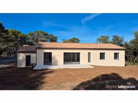 maison neuve semi-contemporaine