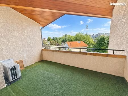 appartement t2 bis avec terrasse parking et cave