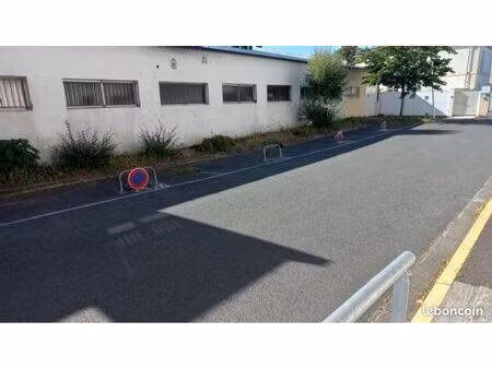 lot de 3 places de parking à merignac