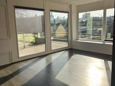 local commercial  51 m² centre / bonne visibilité